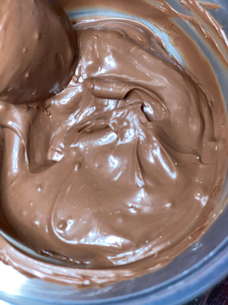 hot to make hot cocoa bombs