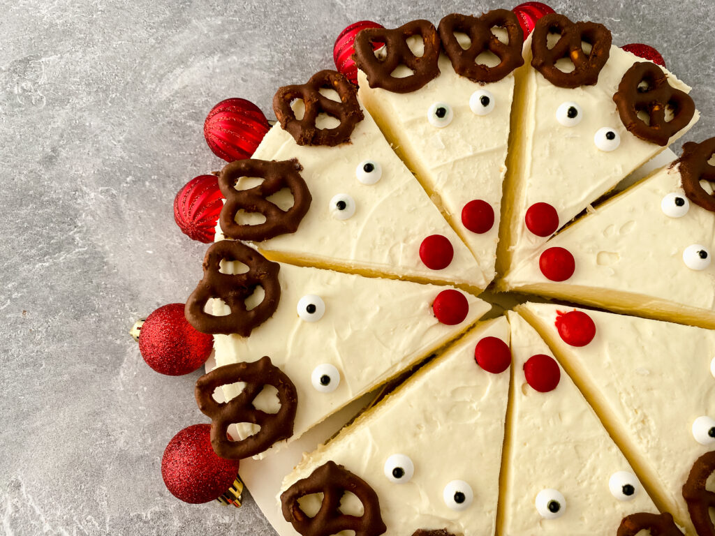 No-Bake Reindeer Cheesecake Recipe at www.chefkimihou.com
