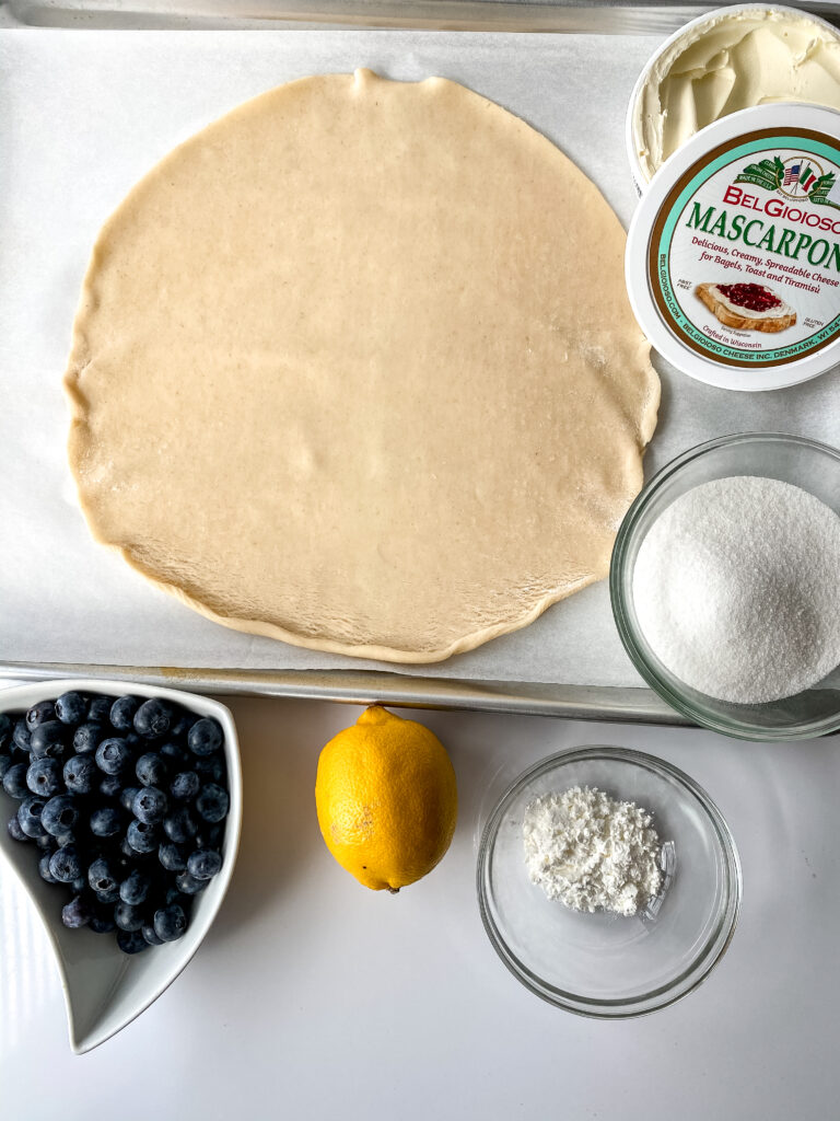Blueberry Hand Pies at www.chefkimihou.com