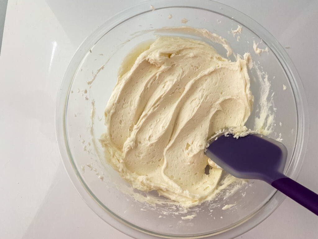 American Crusting Buttercream Recipe on www.chefkimihou.com