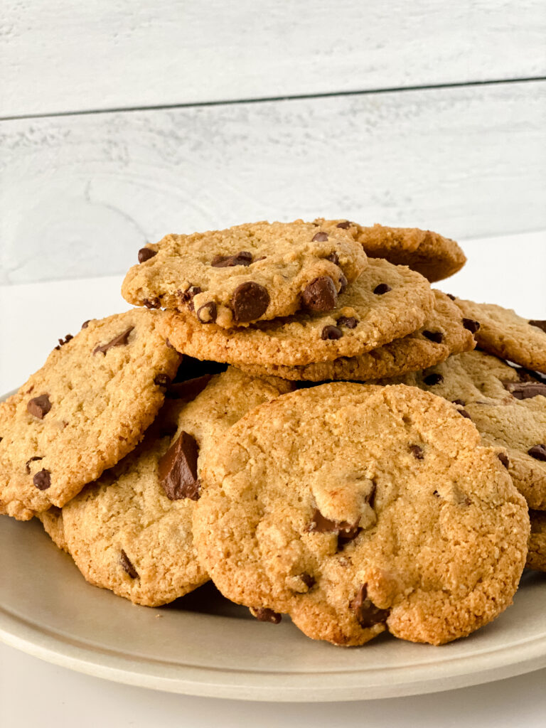 Gluten-free Chocolate Chunk Cookies at www.chefkimihou.com
