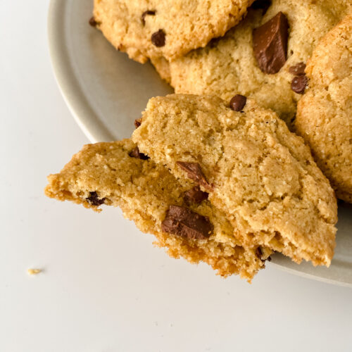 Gluten-free Chocolate Chunk Cookies at www.chefkimihou.com