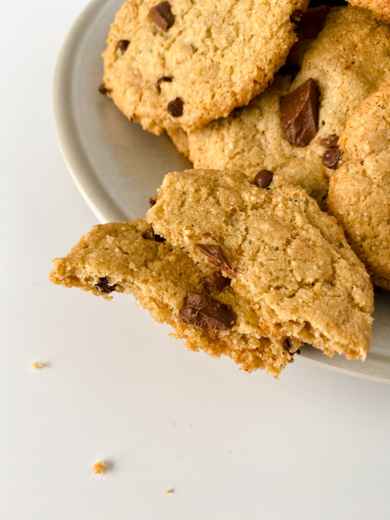 Gluten-free Chocolate Chunk Cookies at www.chefkimihou.com