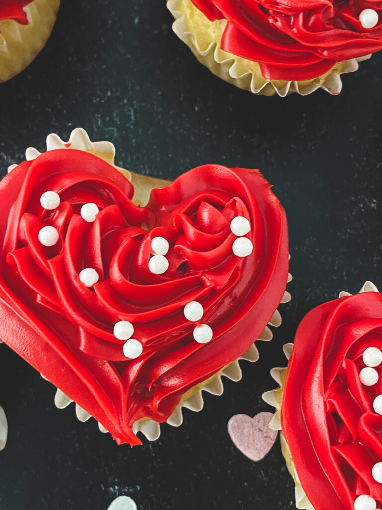 heart-shaped cupcakes at www.chefkimihou.com