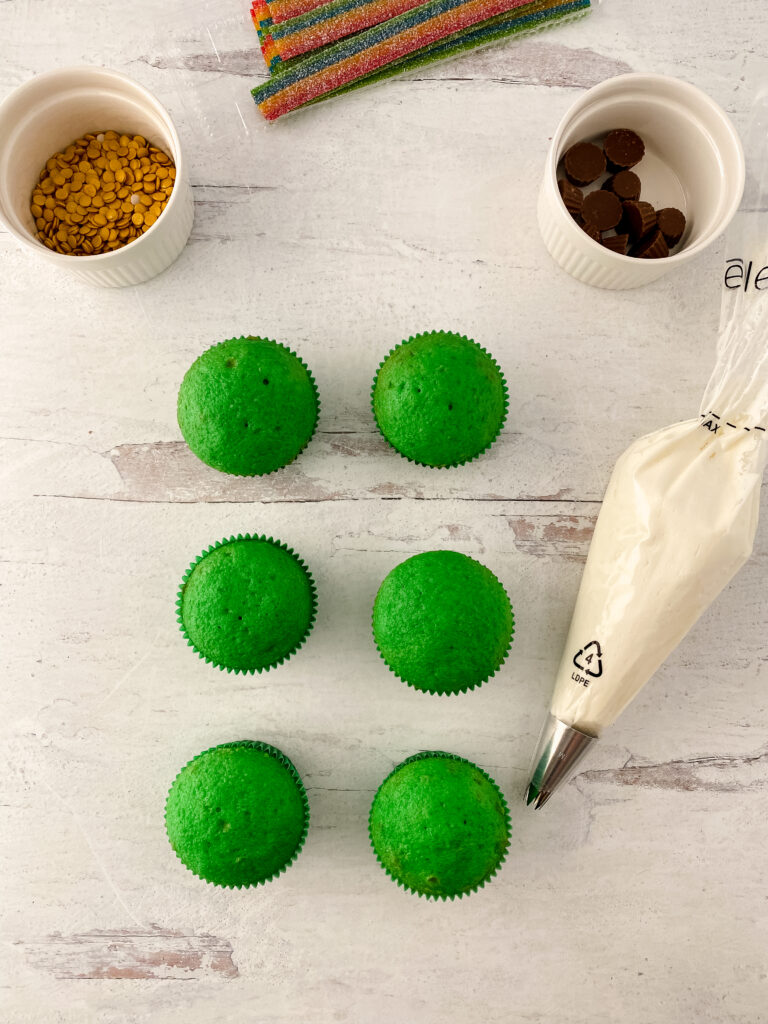 Pot of Gold Cupcakes at www.chefkimihou.com