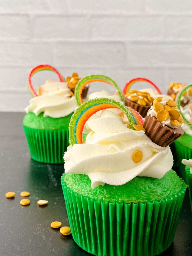 Pot of Gold Cupcakes at www.chefkimihou.com