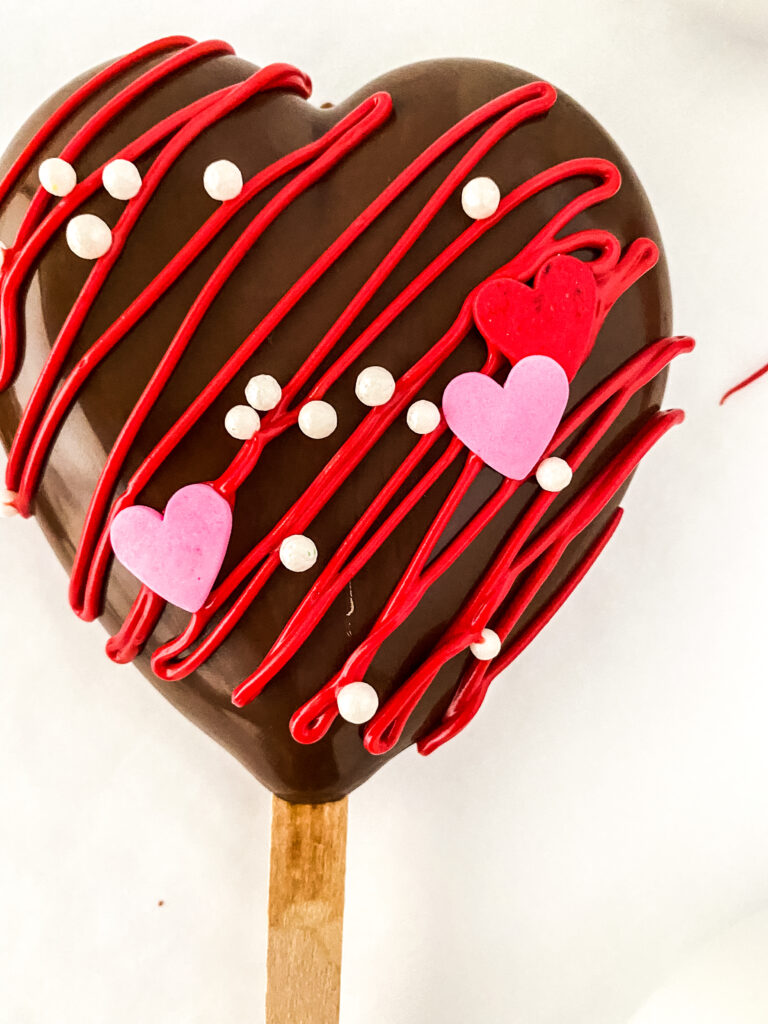 Chocolate-covered Strawberry Cake Pops at www.chefkimihou.com