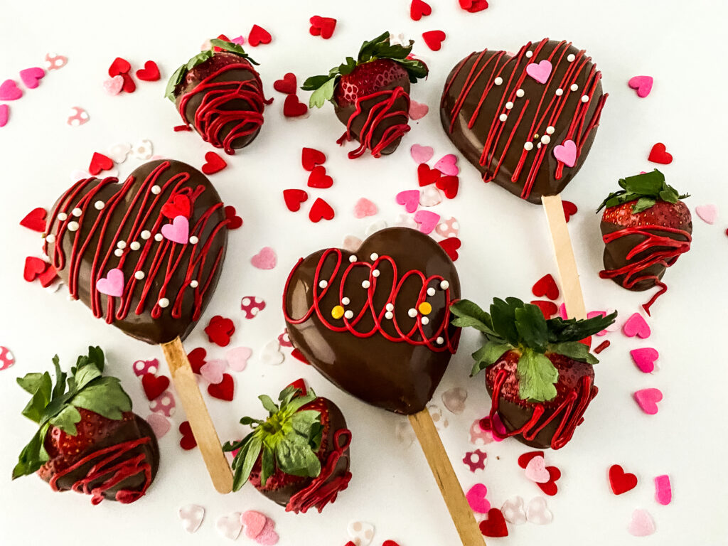 Chocolate-covered Strawberry Cake Pops at www.chefkimihou.com