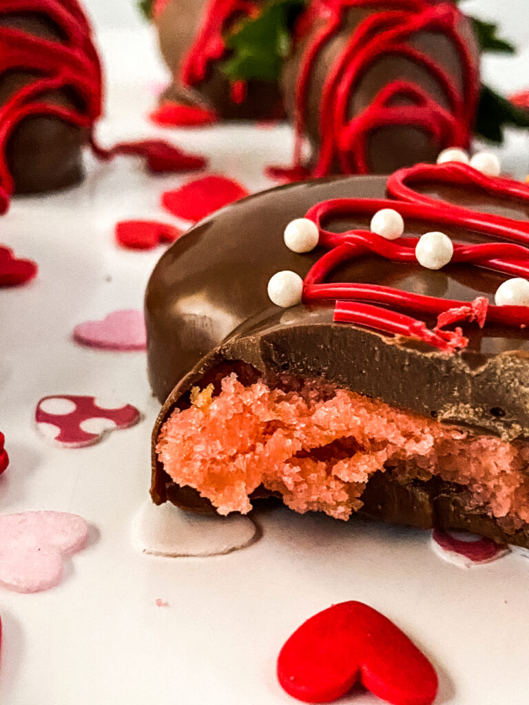 Chocolate-covered Strawberry Cake Pops at www.chefkimihou.com