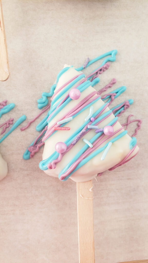 vanilla cheesecake pops at www.chefkimihou.com