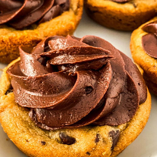Mini Chocolate Chip Cookie Cakes at www.chefkimihou.com