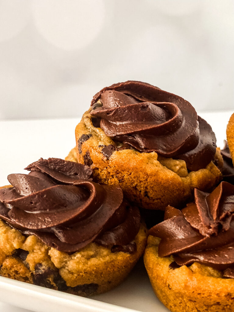Mini Chocolate Chip Cookie Cakes at www.chefkimihou.com