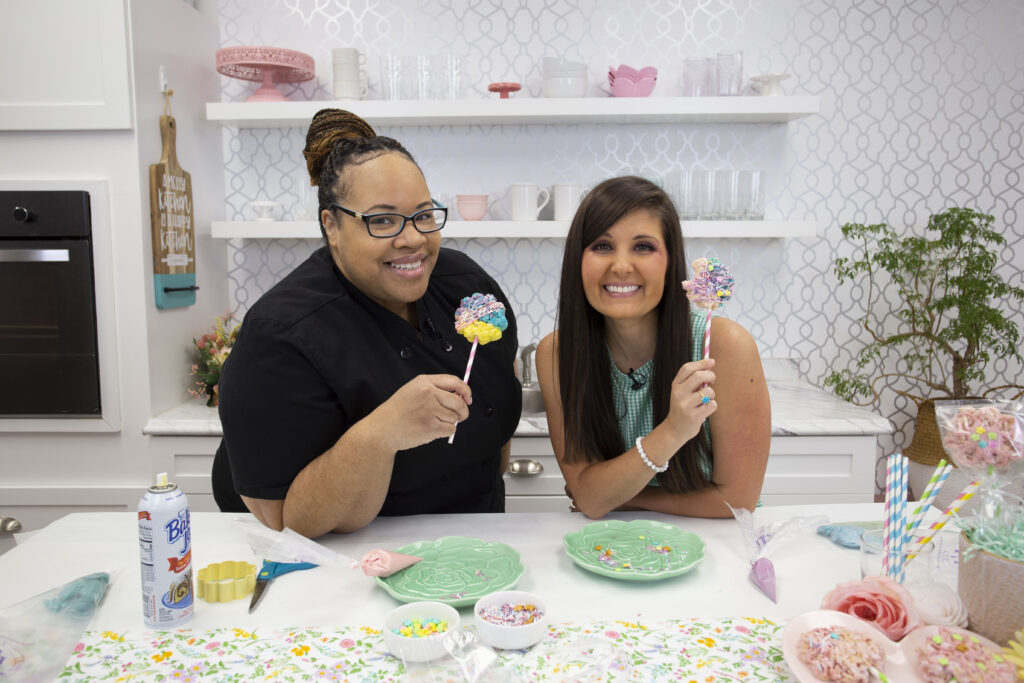 How to decorated Daisy Rice Krispy treats with Chef Kimihou and Lynn Lilly