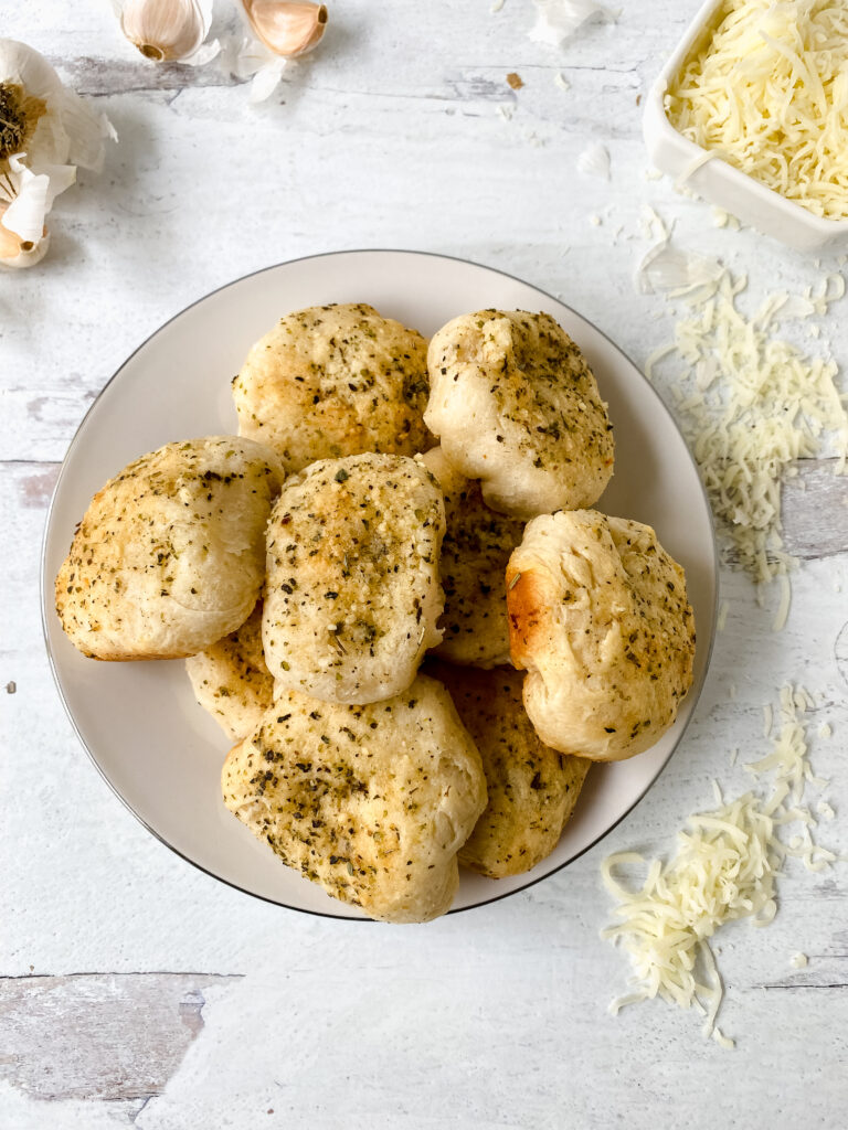 Cheesy Garlic Balls at www.chefkimihou.com