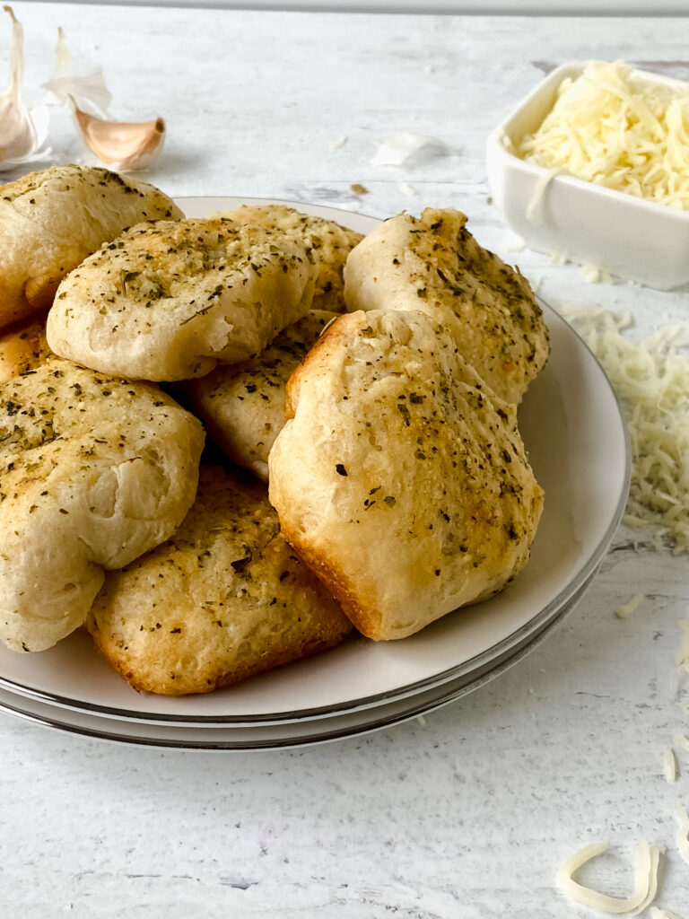 Cheesy Garlic Balls at www.chefkimihou.com