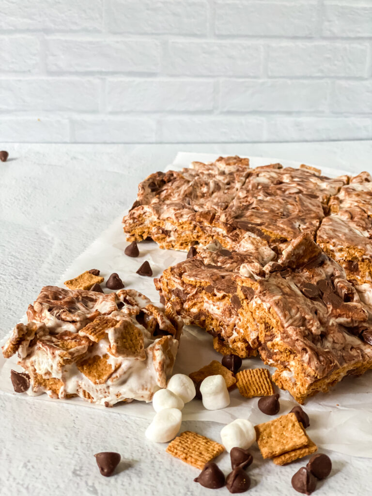S’mores Treat Bars at www.chefkimihou.com