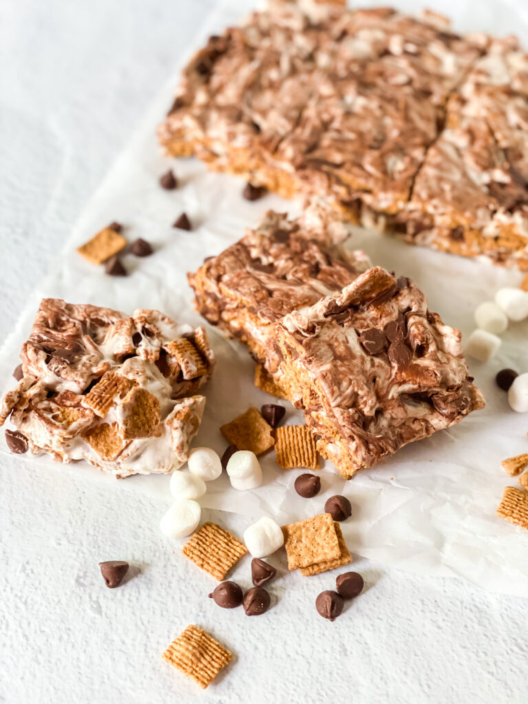 S'mores Cereal Bar at www.chefkimihou.com