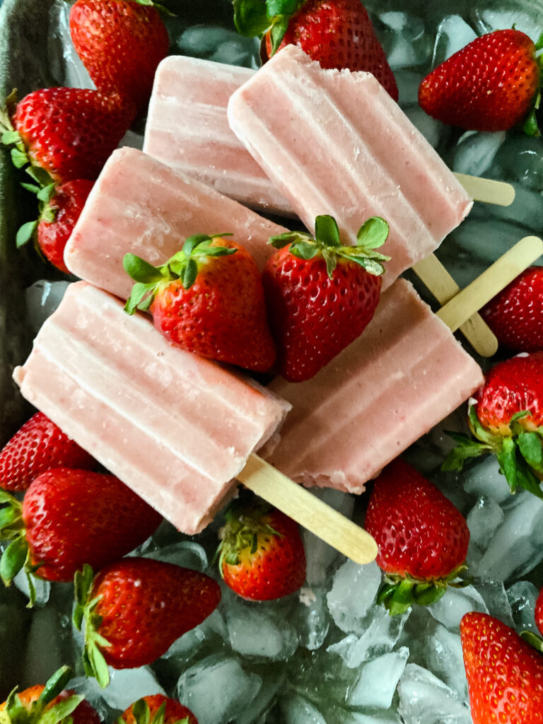 Strawberry Banana Yogurt Pops at www.chefkimihou.com