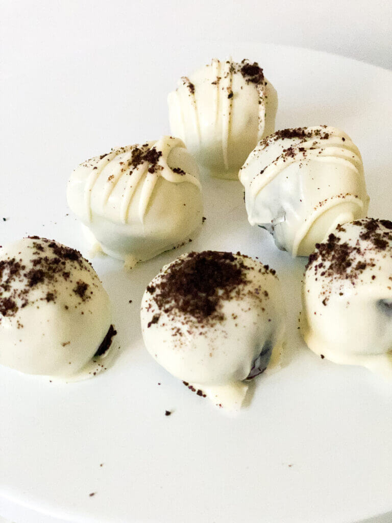 Oreo cheesecake bites